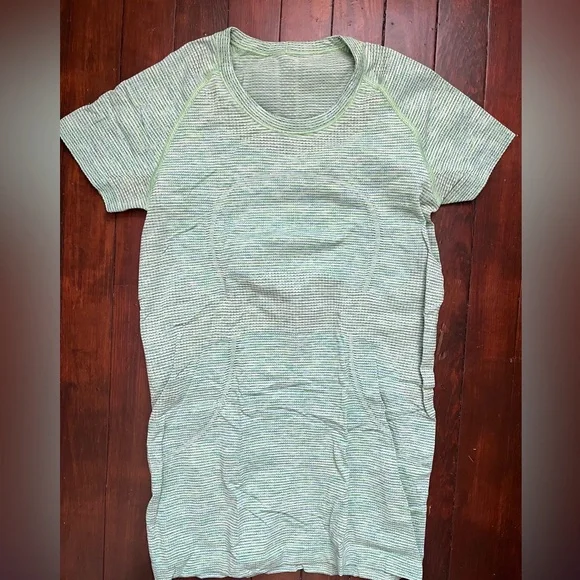 Lululemon green swiftly short sleeve shirt - Picture 1 of 1